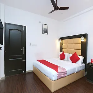 Hotel Qube